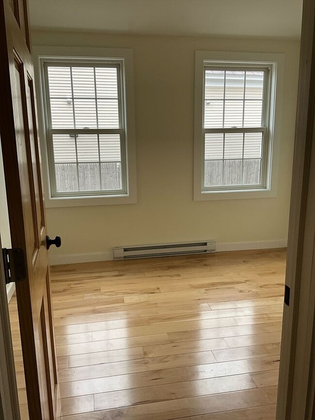 Building Photo - 90 Elm St