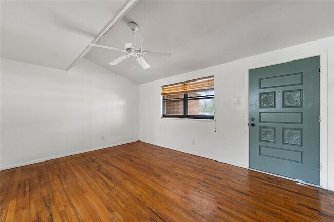 Building Photo - 308 Catalina Dr