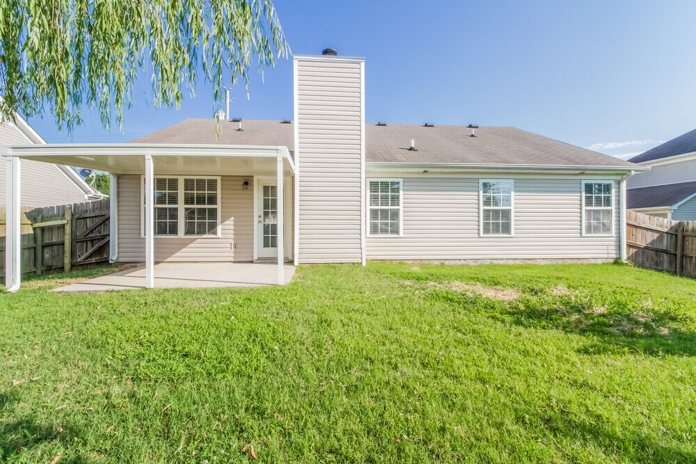 Building Photo - 1609 London Gardens Ct