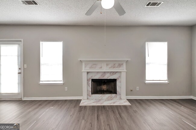 Building Photo - 10744 Misty Meadows Ct