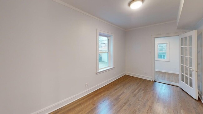 Building Photo - 2737 W Lunt Ave