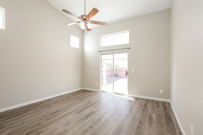 Building Photo - 8379 Yamhill St