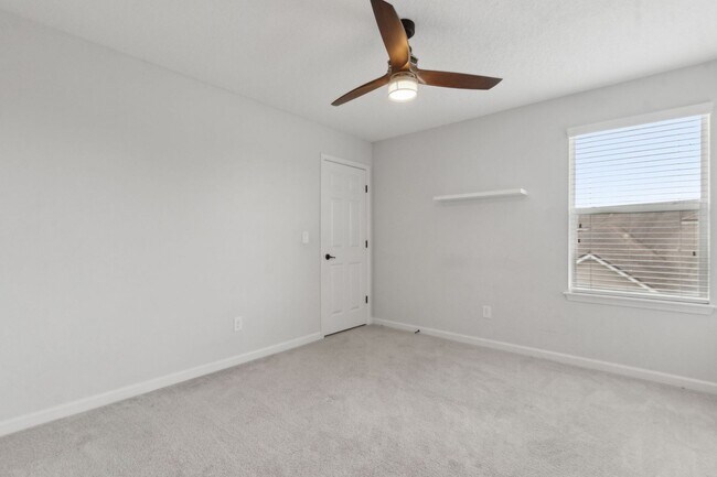 Building Photo - Spacious 4-Bedroom Home in Amelia Walk wit...