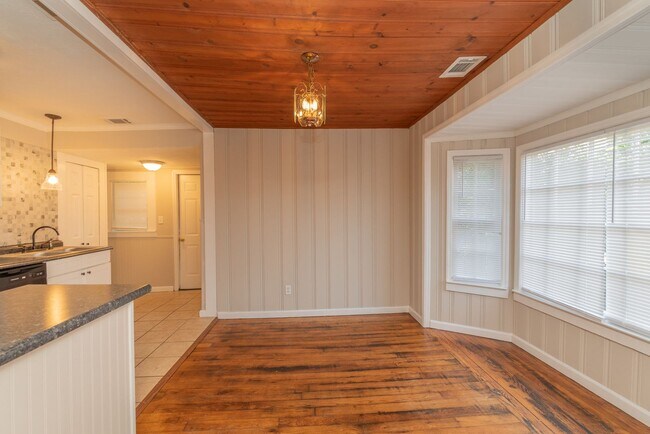 Building Photo - $1,200 - 3 bed/2 bath house for rent in Midtown Augusta, with fenced back yard