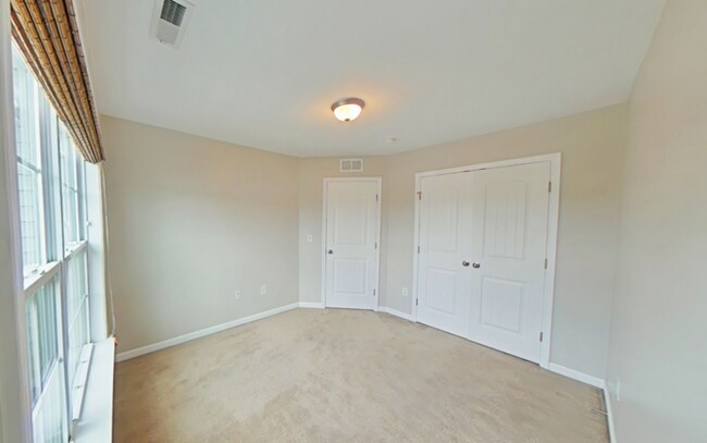 Building Photo - 148 Watchmen Ln