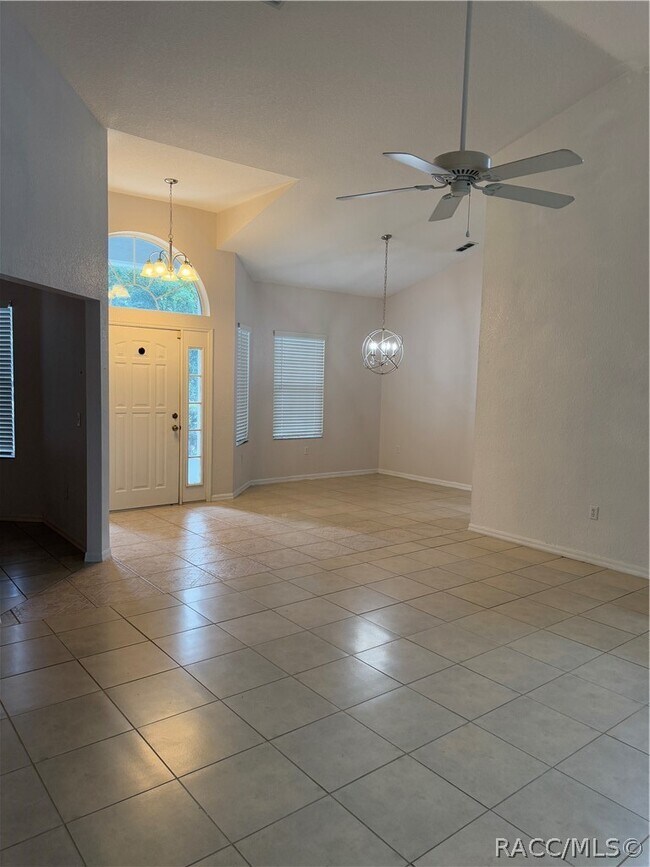 Building Photo - 8013 SW 134 Loop