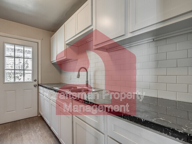 Building Photo - 1201 Carverdale Dr