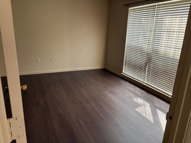 Building Photo - 2502 Driftwood Ct