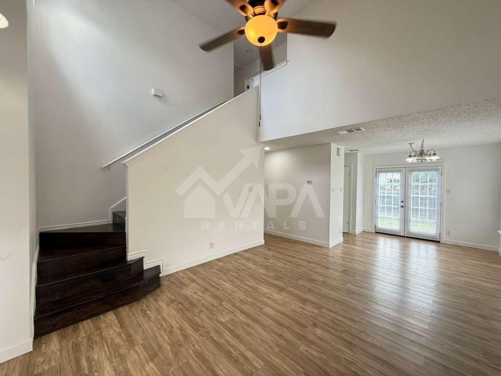 Building Photo - 3230 Bear Springs Dr