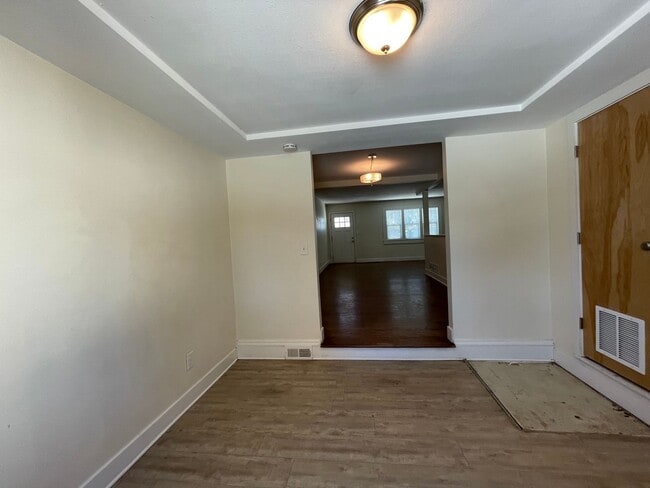 Building Photo - $0 DEPOSIT OPTION! 3 BED/2 BATH IN DELMAR PARKWAY
