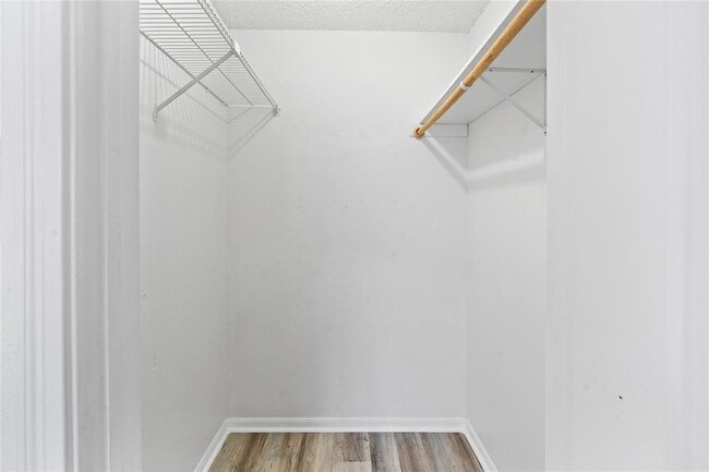 Building Photo - 2830 S Bartell Dr