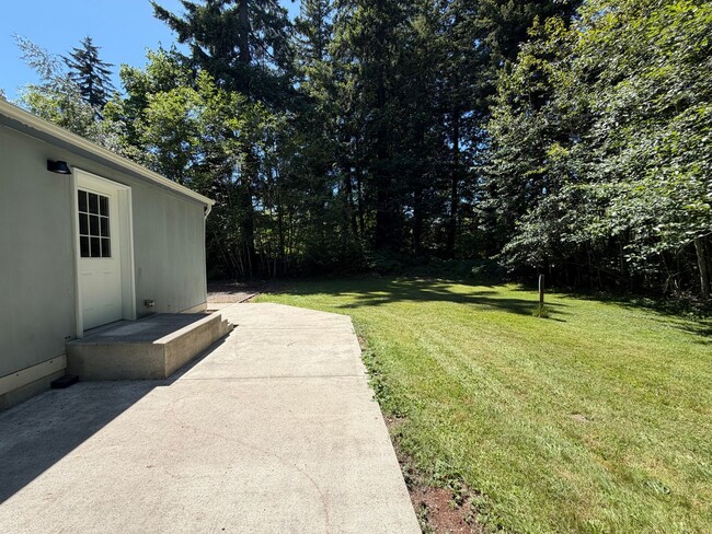 Building Photo - Peaceful Living – 3 Bedroom, 2 Bath Single-Family Home