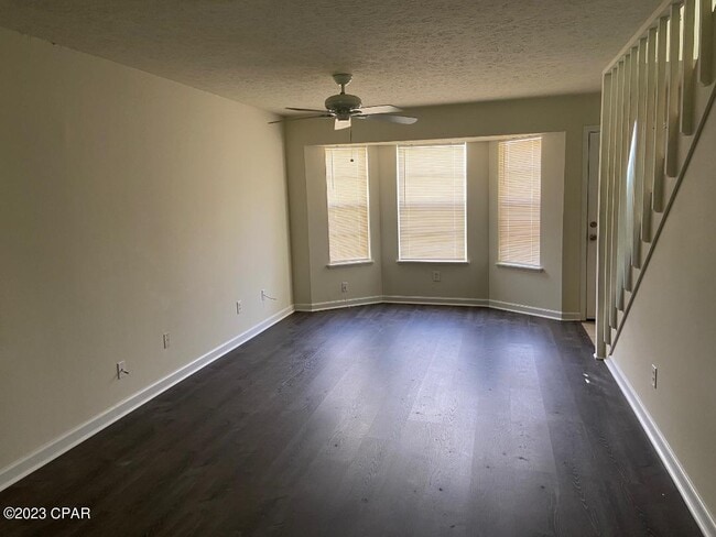 Building Photo - 285 Sukoshi Dr