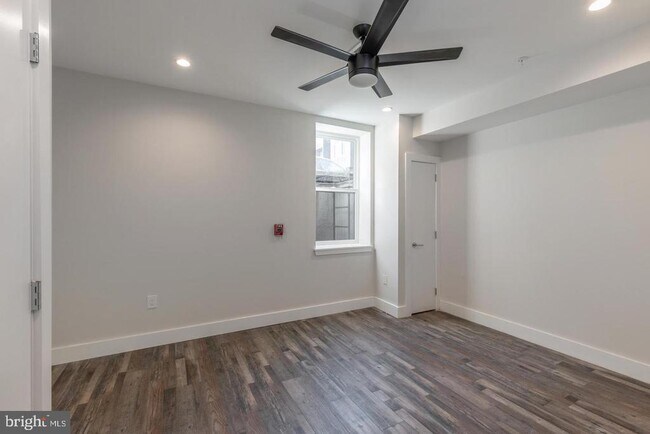 Building Photo - 920 N 15th St