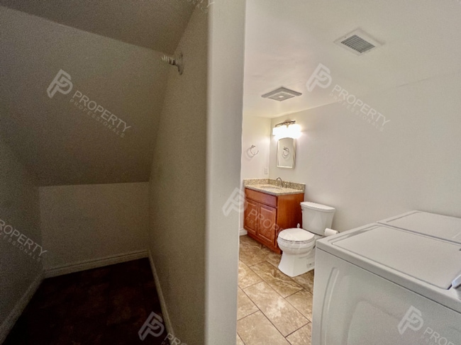 Building Photo - Home for Rent in New Castle - Water, Sewer...