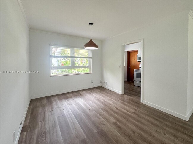 Building Photo - 7635 SW 57th Ave