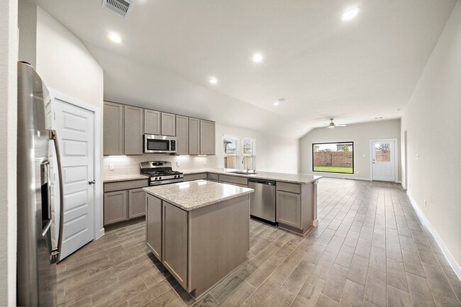 Building Photo - 3327 Tilley Dr