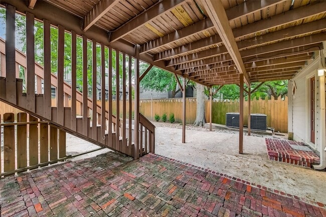 Building Photo - 1807 Crocker St