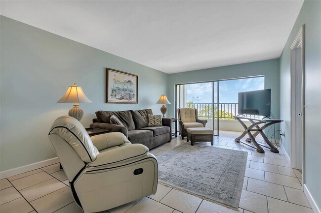 Building Photo - 1500 Park Beach Cir