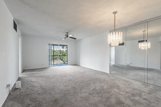 Building Photo - 251 S Cypress Rd