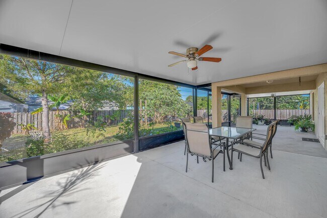 Building Photo - 1037 SW Payne Ave