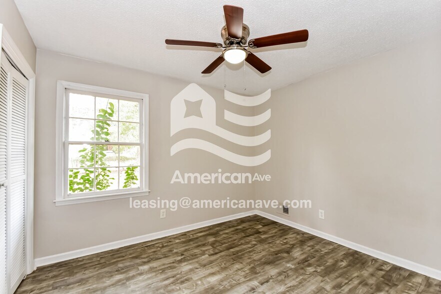 Building Photo - 111 Carlsbad Ct