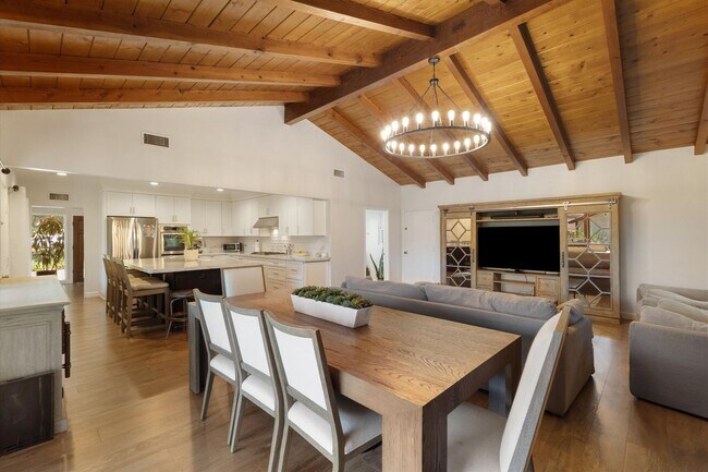 Building Photo - La Canada 4-Bedroom Home | Large Lot, Updated Kitchen, EV Charger