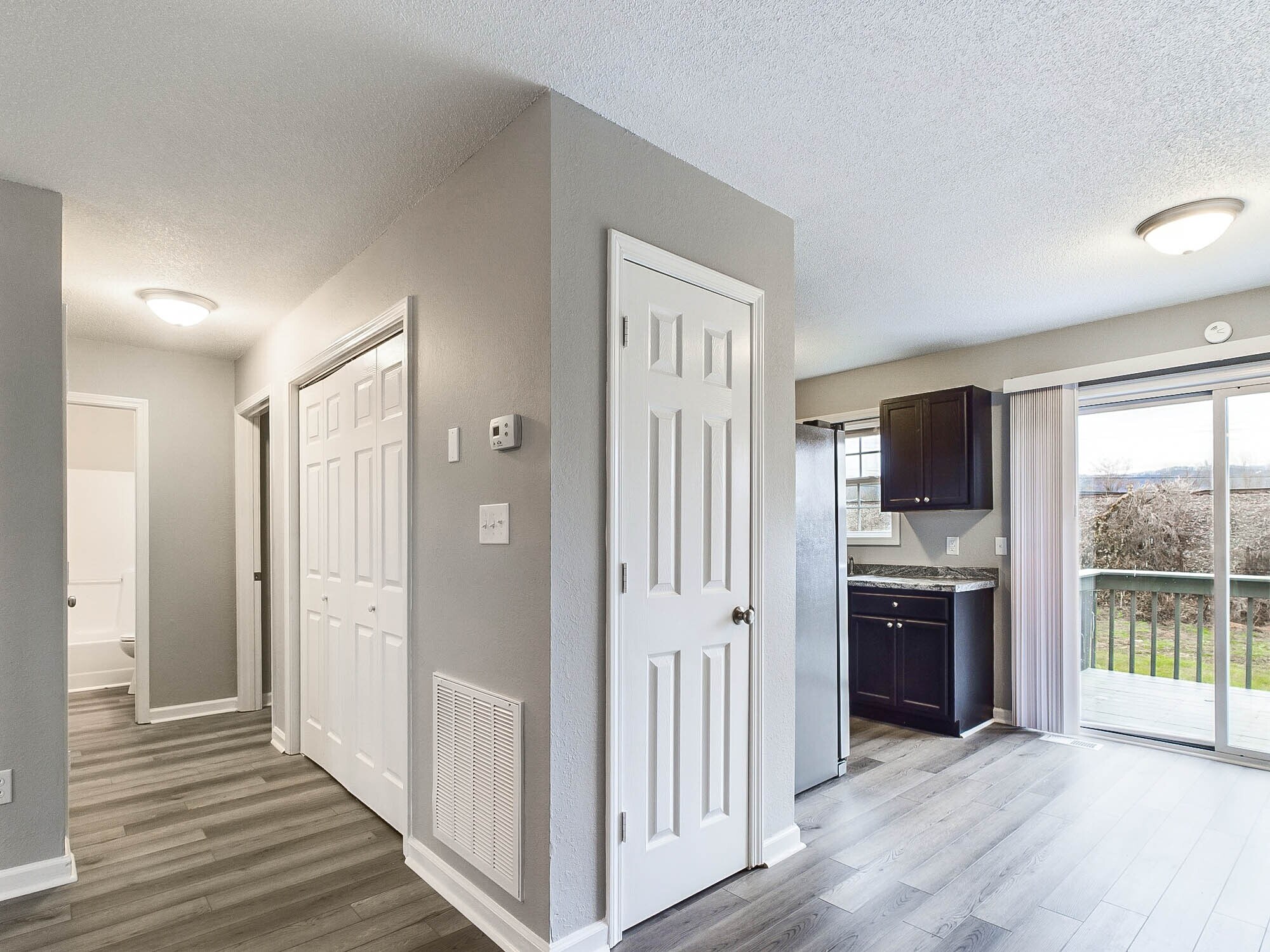 Building Photo - 754 Old Stage Rd