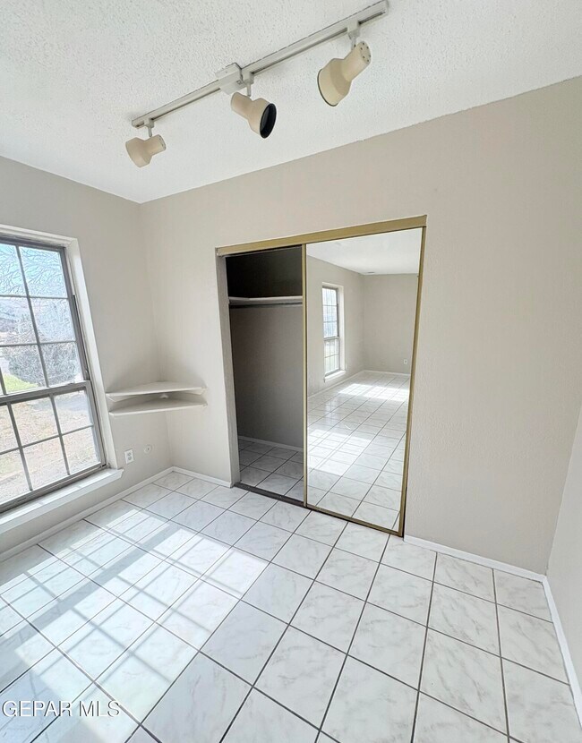 Building Photo - 3444 Tascosa St