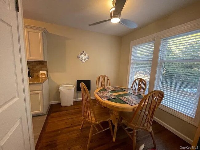 Building Photo - 1 Sea Ct Ln