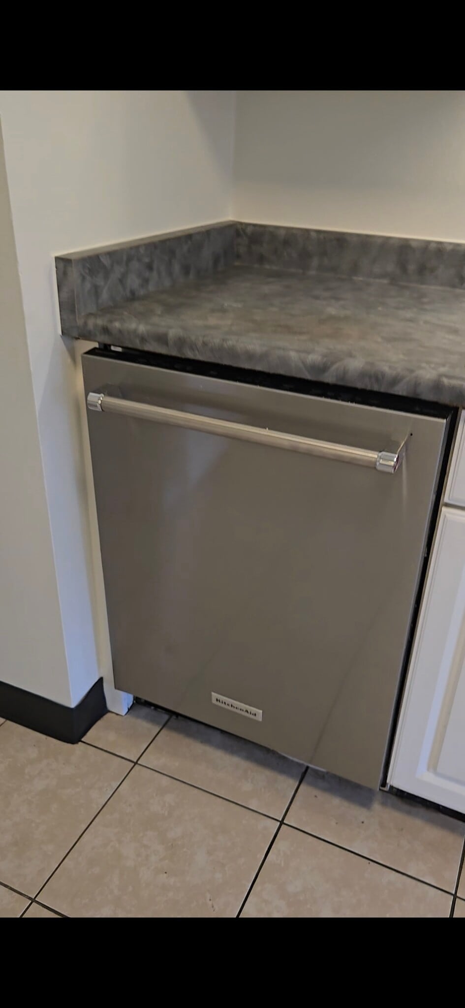 Quiet top of the line dishwaser - 2751 Leisure Dr