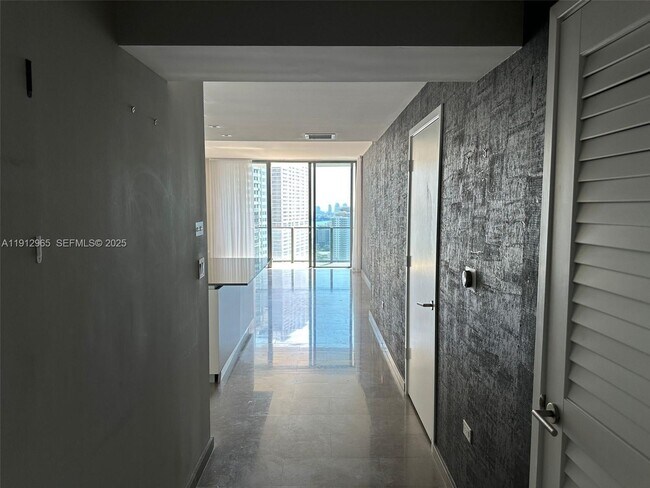 Building Photo - 68 SE 6th St