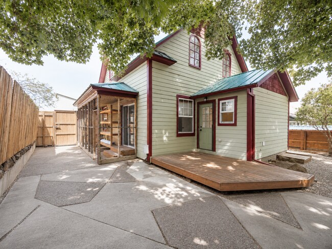Building Photo - Heart of Bend Oasis: 3-Bedroom Home with Live-Edge Accents, New Carpet, and Fenced-In Parking
