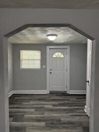 Building Photo - 1033 Mapole Ave