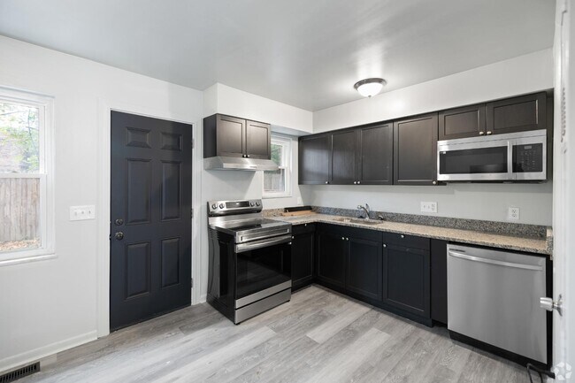 Building Photo - 3515 W Siebenthaler Ave