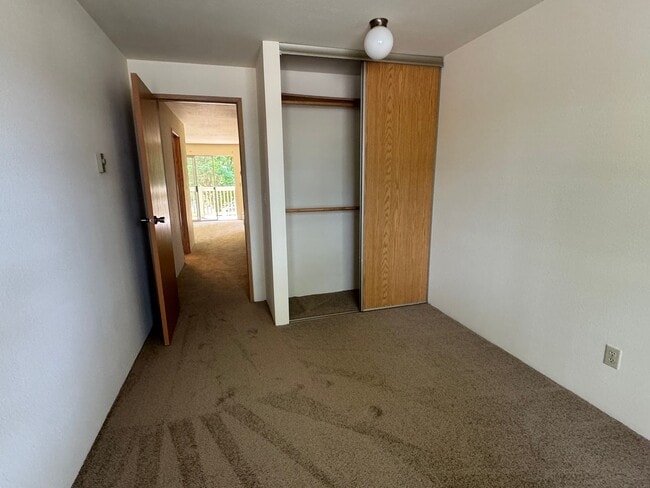 Interior Photo - Bridle Estates