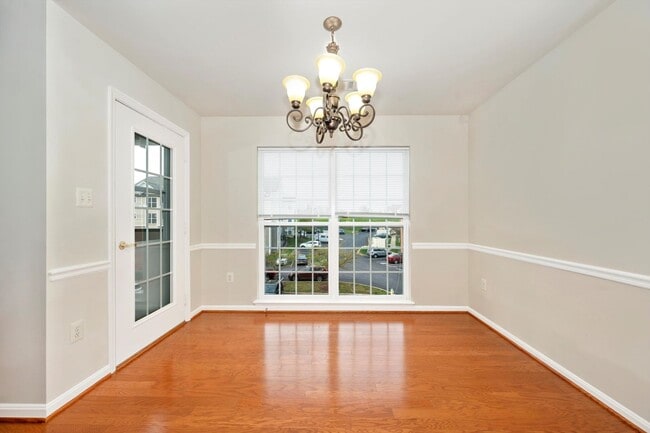 Building Photo - Elevator Condo in Frederick Pent House Level