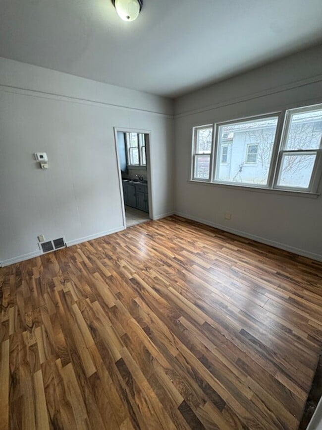 Building Photo - 1916 High St