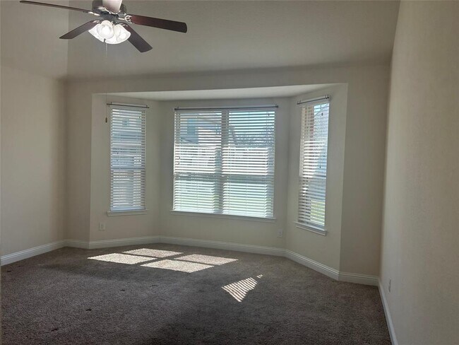 Building Photo - 3622 Pasteur Ln