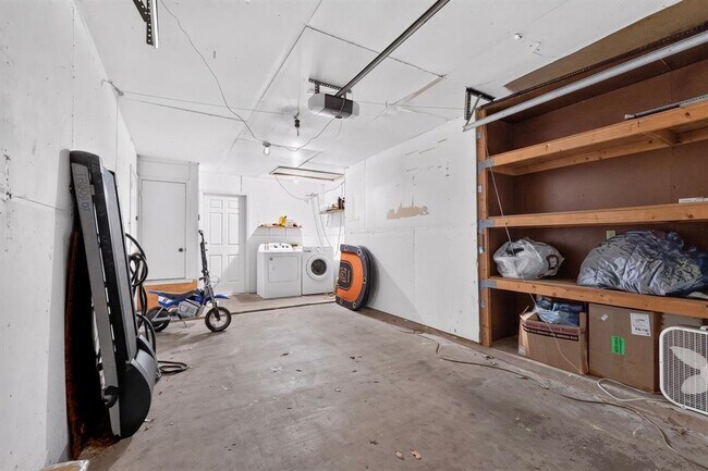 Building Photo - 1602 Waterloo Tr