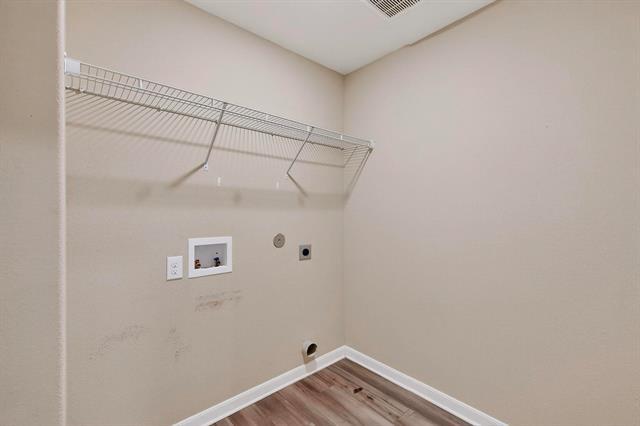 Building Photo - 305 Honeysuckle Ln