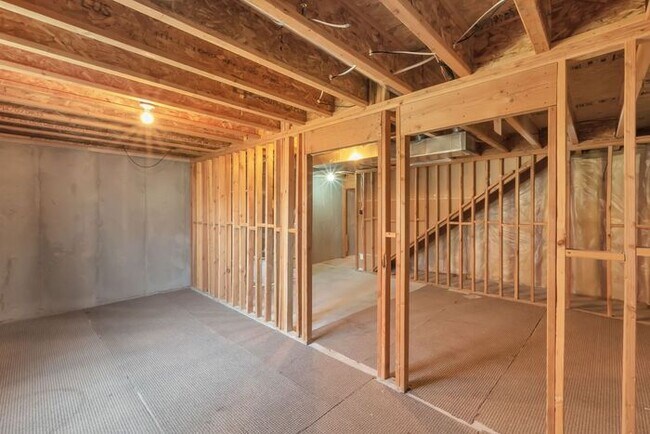 Building Photo - Stunning Saratoga Springs Townhome