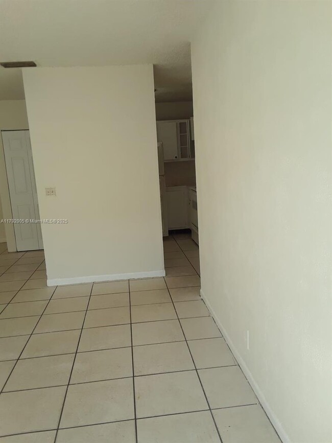 Building Photo - 5404 NW 24th Ct