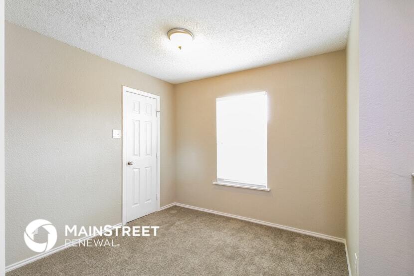 Building Photo - 6856 Driffield Cir E