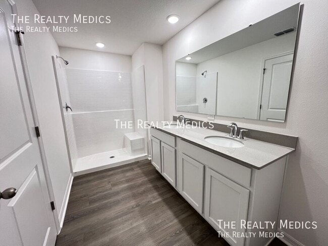 Building Photo - 3530 E Glenn St