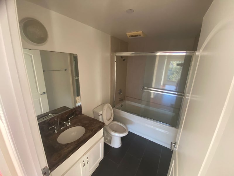 Building Photo - 332 S Virgil Ave