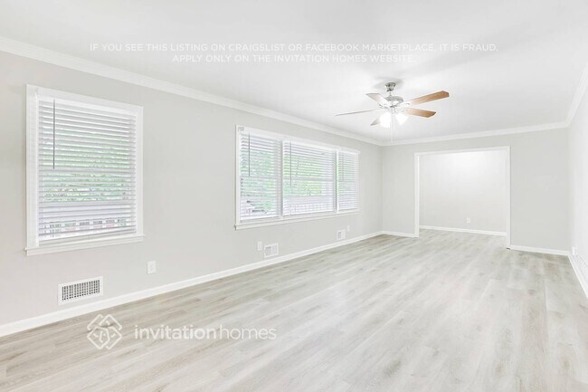 Building Photo - 2550 Greenwood Cir