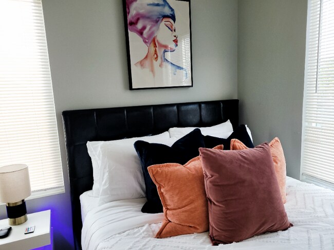 Building Photo - 532 Cesar E Chavez Pky