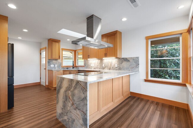 Building Photo - Lake Oswego Four Bedroom Home with View of...