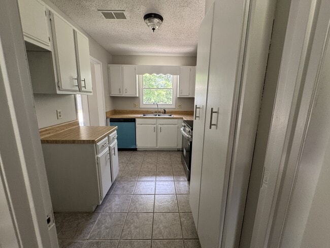 Building Photo - 1447 Coe Dairy Rd